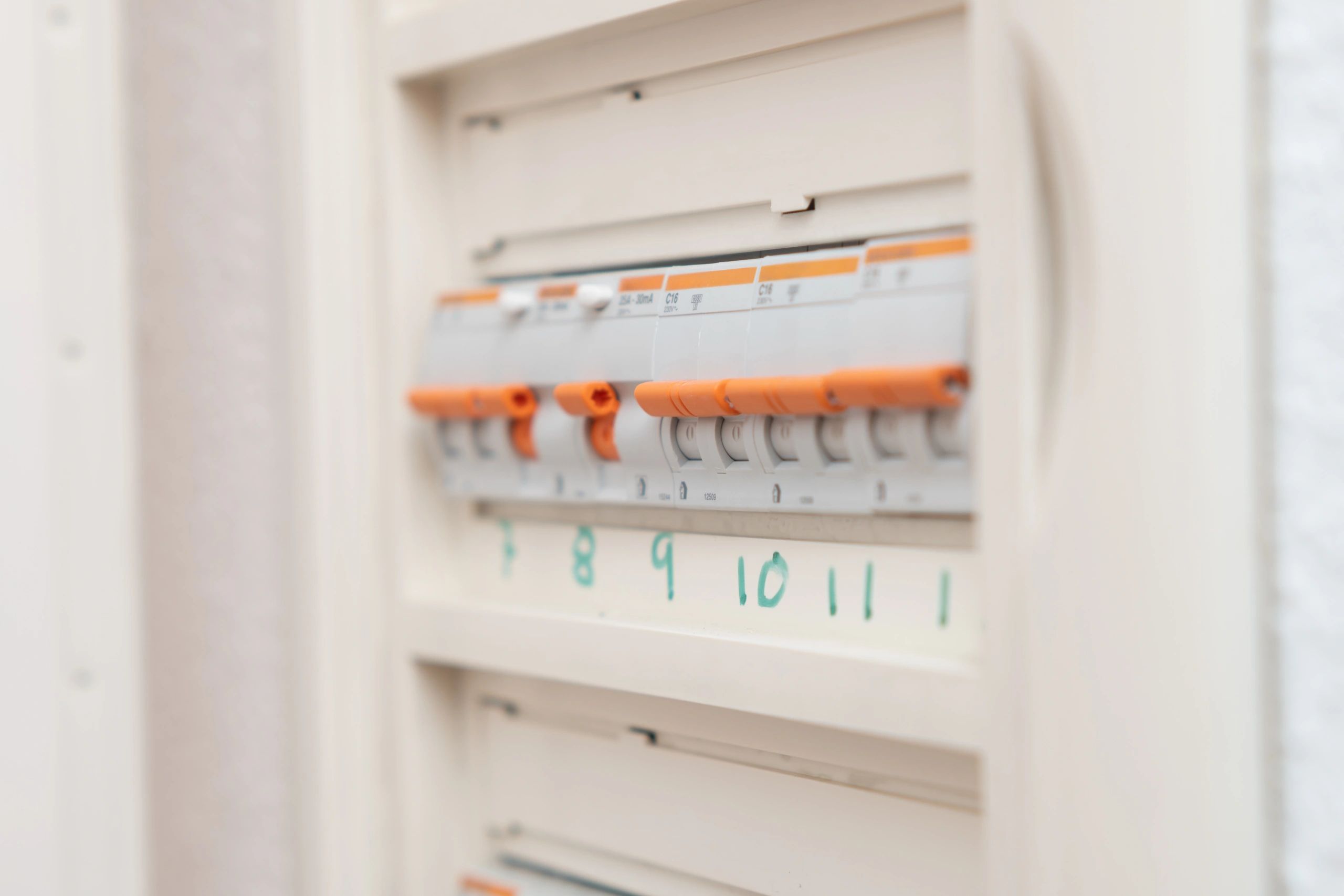 Electrical fuse box with circuit breakers for home power distribution